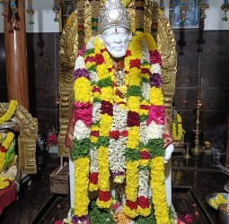 ஸ்ரீசத்குரு சாய்பாபா தியான ஆலயத்தில் வியாழக்கிழமை மற்றும் புத்தாண்டை முன்னிட்டு சிறப்பு அபிஷேகம்