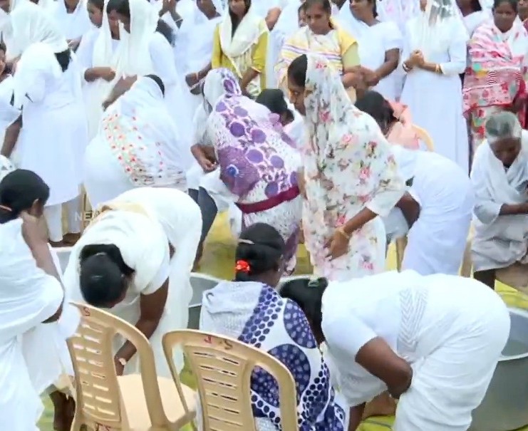 திருவள்ளூர் அருகே சமத்துவத்தை உணர்த்தும் பாதம் கழுவுதல் ஆராதனை நிகழ்வு