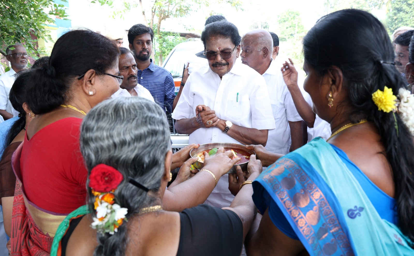 பாலையம்பட்டி ஊராட்சி ராஜூவ் நகரில் ரூ. 440 லட்சம் மதிப்பீட்டில் அமைக்கப்பட உள்ள புதிய பேவர் பிளாக் அமைக்கும் பணி