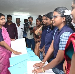 Mother Five Rose Trust நடத்திய மாநில அளவிலான கதை, கவிதை, கட்டுரை போட்டி