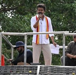 கரூர் கூட்ட நெரிசல் வழக்கு: ஜன.12-ல் விஜய் நேரில் ஆஜராக சிபிஐ சம்மன்