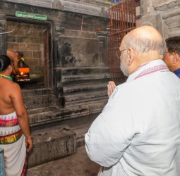 ஜம்புகேஸ்வரர் கோயிலில் மத்திய அமைச்சர் அமித்ஷா பிரார்த்தனை