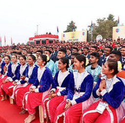 தடையற்ற வா்த்தக ஒப்பந்தங்களால் இளைஞா்களுக்கு எண்ணற்ற வாய்ப்புகள் : என்சிசி பேரணியில் பிரதமா் மோடி பேச்சு