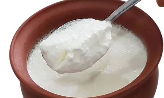 குளிர் காலத்தில் தயிர் சாப்பிடுபவரா..? இந்த தவறை மட்டும் செய்யாதீர்கள்..!