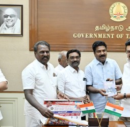 தேமுதிக பொதுச் செயலாளர் பிரேமலதா ஆலோசனை