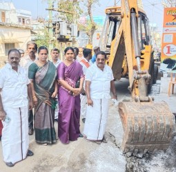 கிருஷ்ணன்கோவில் பகுதியில் மழைநீர் வடிகால் சீரமைப்பு பணி