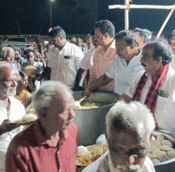 செய்யாறில் முத்தமிழறிஞர் கலைஞர் சிலை திறப்பு முன்னிட்டு அன்னதானம்: