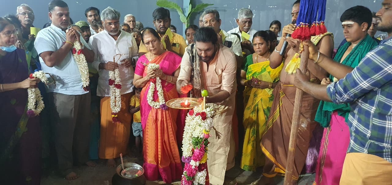 இந்து அன்னையர் முன்னணி சார்பில் நடைபெற்ற வேல் வழிபாடு
