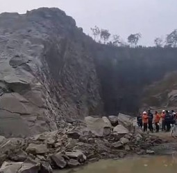 ஒடிசா கல் குவாரியில் வெடிவிபத்தில் இருவர் பலி! மேலும் சிலர் சிக்கியிருக்க வாய்ப்பு!