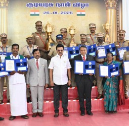 பல்வேறு துறைகளில் சாதனைப்படைத்தோருக்கு முதலமைச்சர் ஸ்டாலின், விருதுகள் - சான்றிதழ்