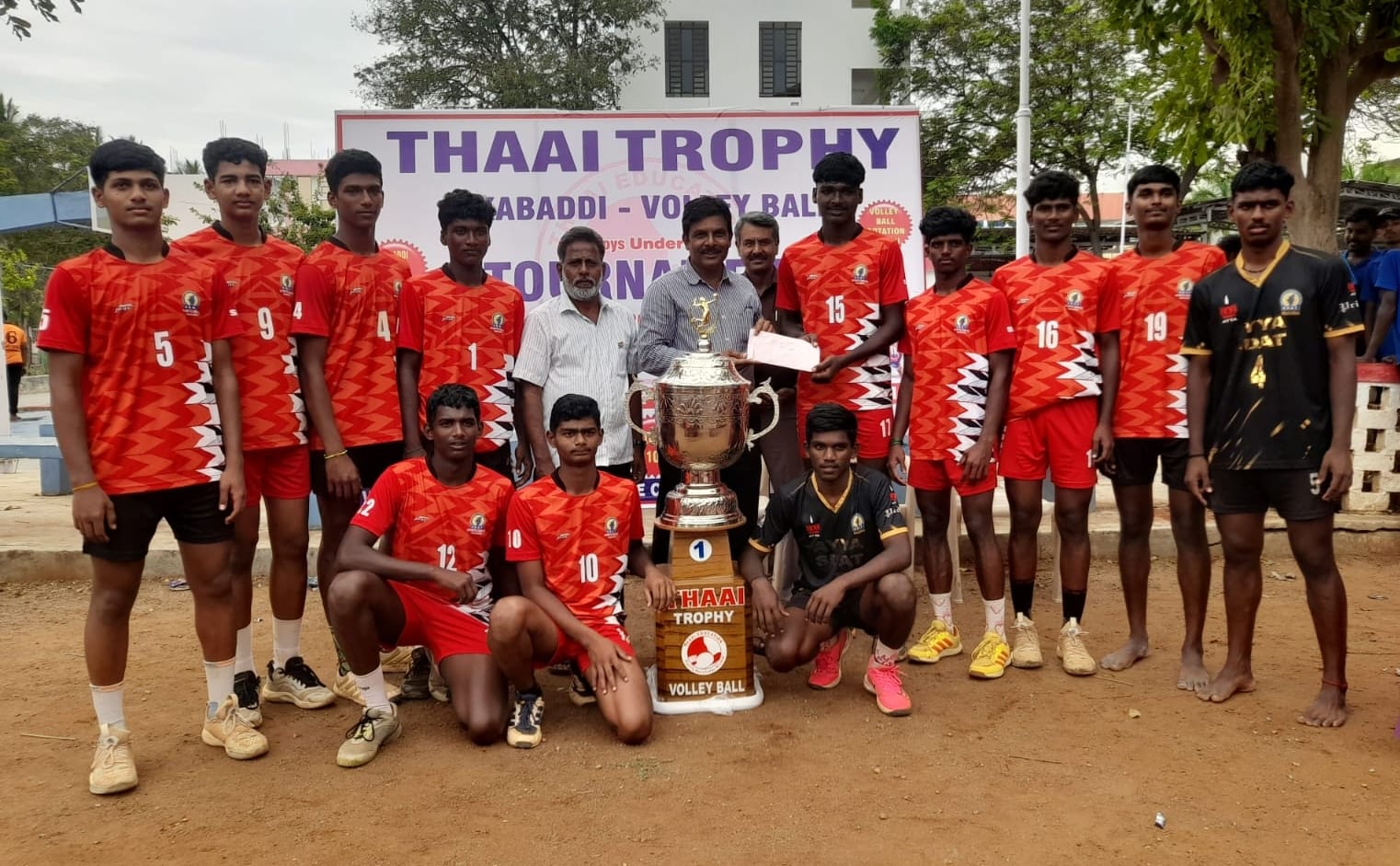 மாவட்ட விளையாட்டு போட்டி   மதுரை அணிகள் முதல் இடம்