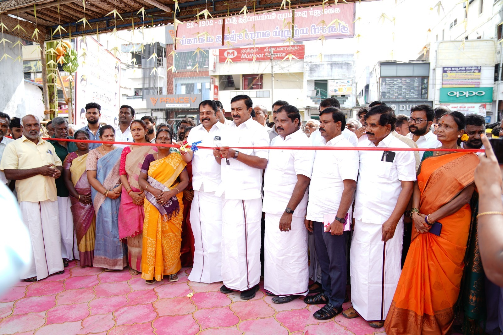 தினசரி சந்தைக் கடைகள் மற்றும் வாரச்சந்தைக் கடை