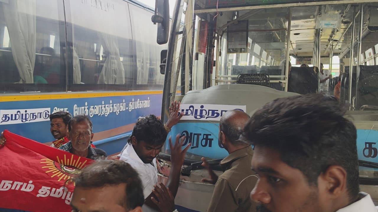 அரசுப் பேருந்துகளில் நாம் தமிழர் கட்சியினர் தமிழ்நாடு என்ற ஸ்டிக்கர்