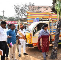 கரும்புகளின் தரம் குறித்து கலெக்டர் சிவசவுந்தரவல்லி ஆய்வு