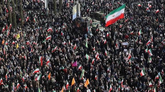 அரசுக்கு எதிரான போராட்டம் தீவிரமடைகிறது: ஈரானில் இதுவரை 2,000 பேர் உயிரிழப்பு