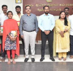 உடற்தகுதித் தேர்வை சிறப்புடன் எதிர்கொள்ளும் பொருட்டு புரதச்சத்துக்கள் அடங்கிய உணவு தொகுப்பினை கலெக்டர் கமல்கிஷோர், வழங்கினார்